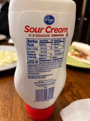 E-Z SQUEEZE SOUR CREAM