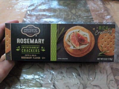 PRIVATE SELECTION, ROSEMARY ENTERTAINMENT CRACKERS, A BOLD ROSEMARY FLAVOR