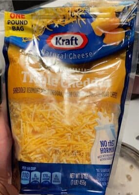 TRIPLE CHEDDAR VERMONT WHITE CHEDDAR, SHARP CHEDDAR & MILD CHEDDAR FINELY SHREDDED NATURAL CHEESES, TRIPLE CHEDDAR