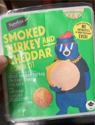 SMOKED TURKEY AND CHEDDAR LUNCH KIT - CHEESE CRACKERS MINI OATMEAL COOKIES, SMOKED TURKEY AND CHEDDAR