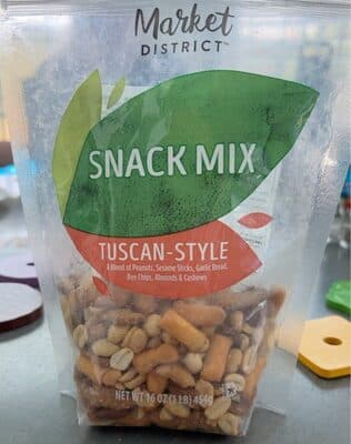 TUSCAN STYLE A BLEND OF PEANUTS, SESAME STICKS, GARLIC BREAD, RYE CHIPS, ALMONDS & CASHEWS SNACK MIX, TUSCAN STYLE