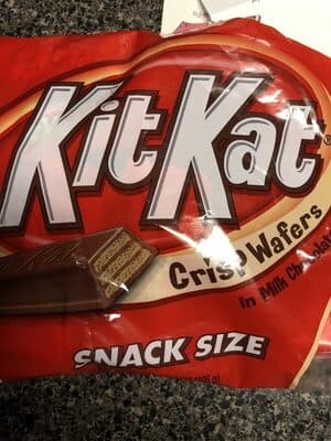CRISP WAFERS IN MILK CHOCOLATE