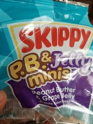 PEANUT BUTTER & GRAPE JELLY IN WHITE BAKERY BREAD P.B. & JELLY MINIS, PEANUT BUTTER & GRAPE JELLY