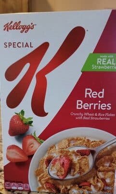 RED BERRIES CRUNCHY WHEAT & RICE FLAKES CEREAL WITH REAL STRAWBERRIES, RED BERRIES