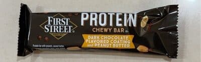 DARK CHOCOLATE FLAVORED COATING AND PEANUT BUTTER PROTEIN CHEWY BARS, DARK CHOCOLATE FLAVORED COATING AND PEANUT BUTTER
