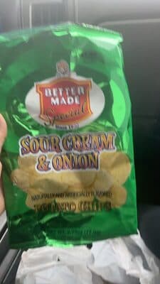 SOUR CREAM & ONION FLAVORED POTATO CHIPS, SOUR CREAM & ONION