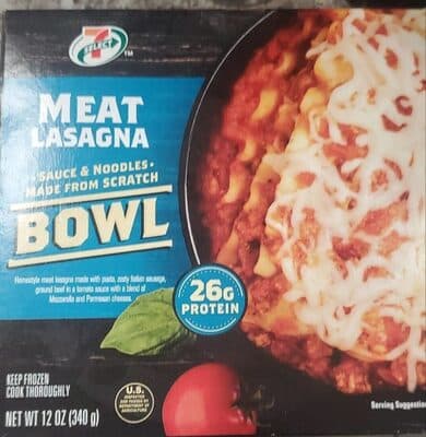 MEAT LASAGNA SAUCE & NOODLES HOMESTYLE MEAT LASAGNA MADE WITH PASTA, ZESTY ITALIAN SAUSAGE, GROUND BEEF IN A TOMATO SAUCE WITH A BLEND OF MOZZARELLA AND PARMESAN CHEESES BOWL, MEAT LASAGNA