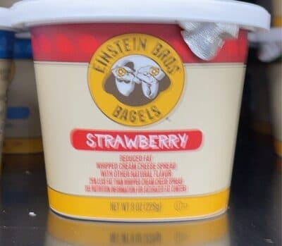 STRAWBERRY REDUCED FAT WHIPPED CREAM CHEESE SPREAD, STRAWBERRY
