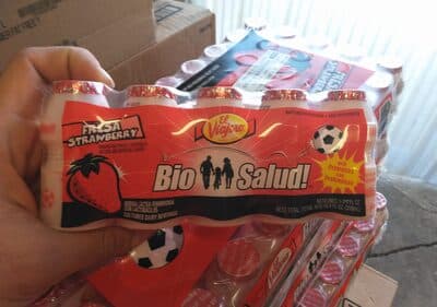 EL VIAJERO, BIO SALUD!, CULTURED DAIRY BEVERAGE, STRAWBERRY