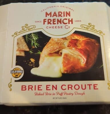 BAKED BRIE EN CROUTE CHEESE