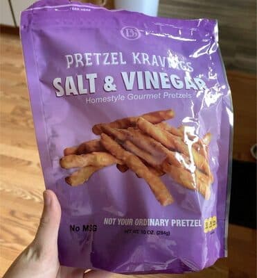 SALT & VINEGAR HOMESTYLE GOURMET PRETZELS, SALT & VINEGAR