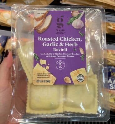 ROASTED CHICKEN, GARLIC & HERB RAVIOLI GARLIC & HERB ROASTED CHICKEN BLENDED WITH AGED PARMESAN CHEESE, ROASTED CHICKEN, GARLIC & HERB