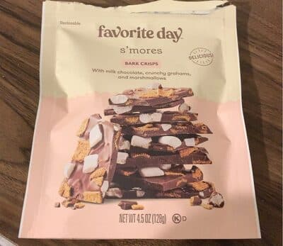 S'MORES BARK CRISPS WITH MILK CHOCOLATE, CRUNCHY GRAHAMS, AND MARSHMALLOWS, S'MORES
