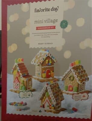 MINI VILLAGE GINGERBREAD KIT, MINI VILLAGE