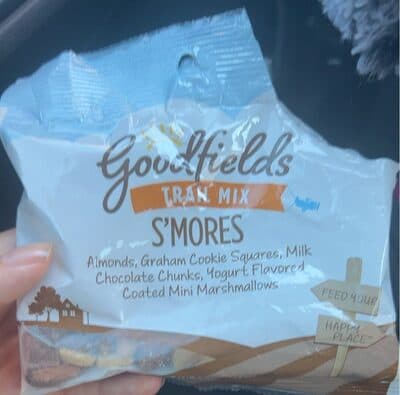 S'MORES ALMONDS, GRAHAM COOKIE SQUARES, MILK CHOCOLATE CHUNKS, YOGURT COATED MINI MARSHMALLOWS TRAIL MIX, S'MORES