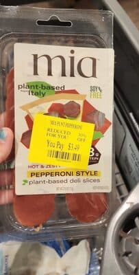HOT & ZESTY PEPPERONI STYLE PLANT-BASED DELI SLICES