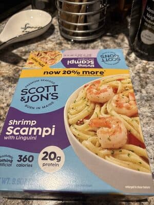 SHRIMP SCAMPI WITH LINGUINI TENDER SHRIMP TOSSED IN A RICH SCAMPI SAUCE WITH LINGUINI & SWEET TOMATOES, SHRIMP SCAMPI WITH LINGUINI