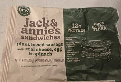 PLANT-BASED SAUSAGE WITH REAL CHEESE, EGG & SPINACH VEGETARIAN SANDWICH, REAL CHEESE, EGG & SPINACH