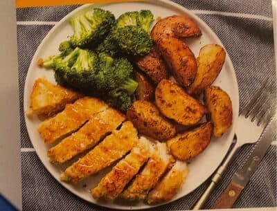 HOT HONEY CHICKEN WITH SEARED GARLIC BROCCOLI AND BBQ ROASTED POTATOES MEAL KIT, HOT HONEY CHICKEN WITH SEARED GARLIC BROCCOLI AND BBQ ROASTED POTATOES