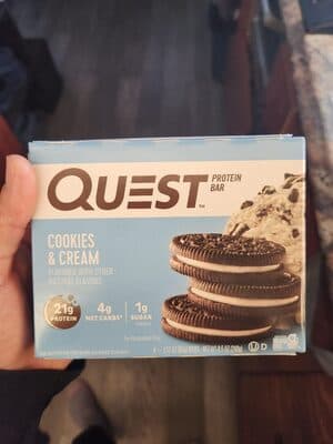 COOKIES & CREAM FLAVOR PROTEIN BAR, COOKIES & CREAM