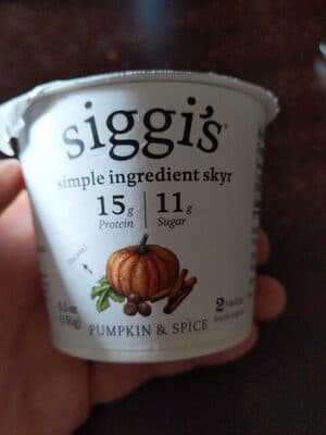 STRAINED LOW-FAT YOGURT