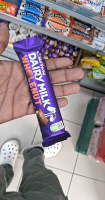 CADBURY DAIRY MILK CHOCOLATE BAR WHOLENUT
