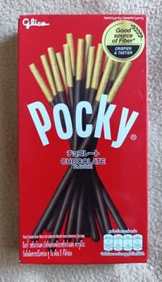 BISCUIT STICK COATED WITH CHOCOLATE FLAVOUR CONFECTIONERY